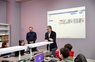 Gemlik Belediyesi Teknoloji ve Tasarım Evi Mezunlarını Verdi